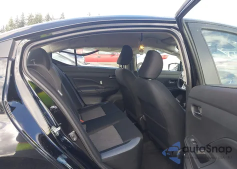 2024 Nissan Versa 1.6 Sv z USA, uszkodzony, nr VIN 3N1CN8EV4RL916538